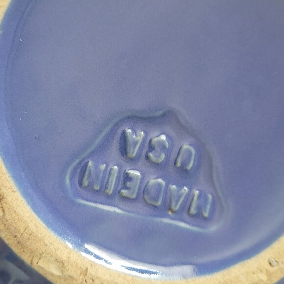 Vintage Blue Ceramic Covered Casserole Dish Made In USA - Picture 5 of 11